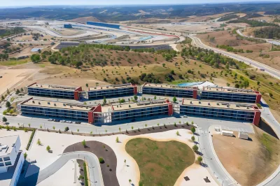 Algarve Race Resort - Apartments Hotels in Мешильоейра-Гранде