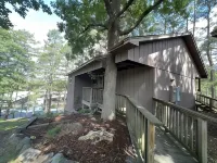 Mountain Harbor Lodge Cottage on Lake Ouachita Hotel di Mount Ida