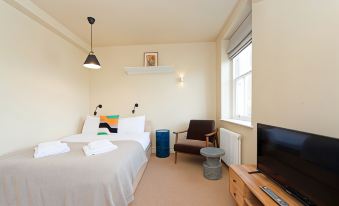 Deluxe Studio in Heritage Camden Terrace