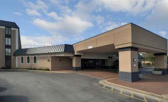 Holiday Inn Memphis Airport - Conference Center, an IHG Hotel