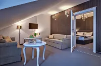 Talaria Resort&Spa فنادق في Garwolin County
