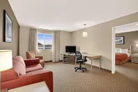Travelodge Suites by Wyndham Saint John Hotel a Saint John