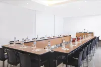 Amaris Hotel Cilegon Hotels in Jombang