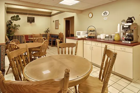 Super 8 by Wyndham Newcomerstown