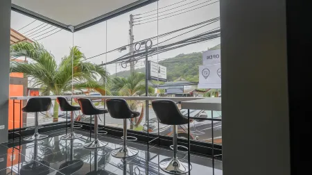 布吉高樹波什特酒店