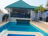 ケヴェス イン アンド スイーツ カラバルのホテル