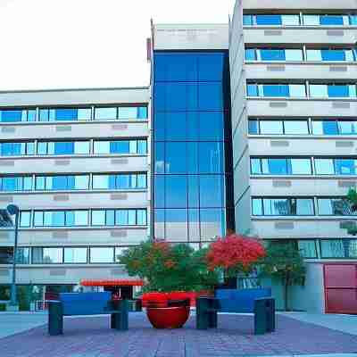 Gateway Hotel and Conference Center Hotel Exterior