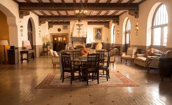 The Holland Hotel