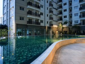 Comfort Living and Homey Studio Signature Park Grande Apartment