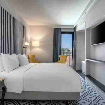 Hotel du Roi & Spa by Sowell Collection Rooms