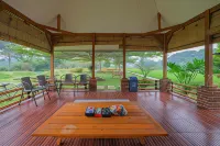 Kebun Mandena Farmstay Hotels in Caringin