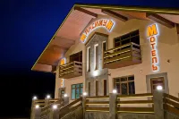Maksimum Mini-Hotel Hotels near Rozhdestvenskaya Tserkov' Na Pridache