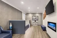 Super 8 by Wyndham Sarnia on Hotels in Point Edward