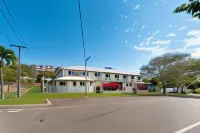 Castle Crest Motel