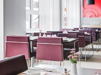 IntercityHotel Hamburg-Altona Hotels near Wohlers Park