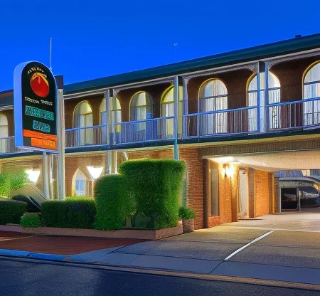 Hamilton Henry Parkes Motor Inn