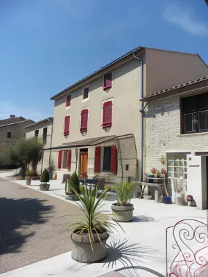L'Albane Chambres d'hôtes Hôtels à : Villarzel-du-Razès