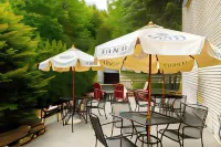 Friends Lake Inn Hotels in Chester