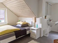 Budget Rooms Pilatus - Alpnachstad Hotels in Kerns