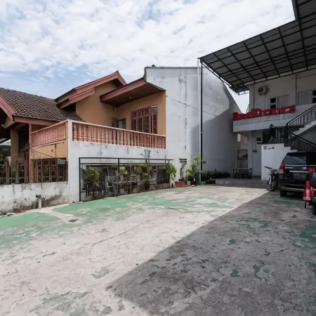 RedDoorz Syariah Near Rsud Zainoel Abidin Banda Aceh