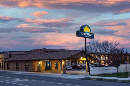 Days Inn by Wyndham Winnemucca Отели в г. Уиннемакка