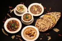Mahagun Sarovar Portico Suites - Frühstück