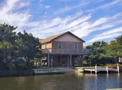 Waterfront, Dog friendly, & private boat ramp Hotel in zona Faro di Cape Hatteras