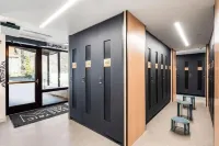 PENTHOUSE - BRAND NEW LUXURY Ski in/Ski out! Pool, Hot Tub, Walk to Restaurants!