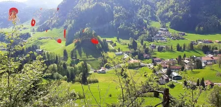 Apartment f. 2 adults + 2 children with swimming pool, sauna, WLAN, parking, cable cars May-Nov. Отели рядом с достопримечательностью «Erdinger Arena»