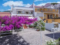 Villa Iolanda Hotel dekat Castello Colonna