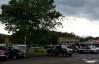 Gorham Motor Inn - parking