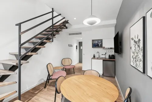 Limehome Piraeus Olive - Apartments