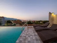 WE Terminal Hotel Hotels near Hai Ya