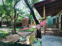 Green Senz - Tourist Board Approved Hotel & Hostel - Sigiriya - parking