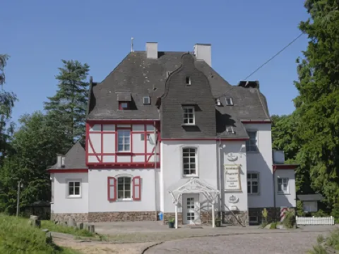 福斯豪斯萊姆斯特肯沃德酒店 鄰近施託爾岑費爾斯城堡的酒店
