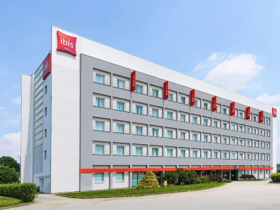 Ibis Milano Fiera Hotel dekat Chiesa di S. Carlo e dell'Immacolata