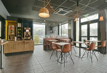 B&B Hotel Le Mans Centre Отели в г. Руйон