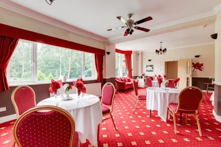 Old Rose and Crown Hotel Birmingham Отели рядом с достопримечательностью «Bromsgrove School»