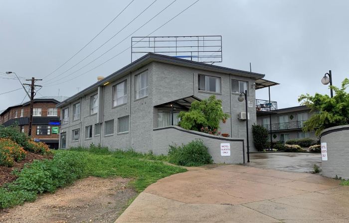 Crest Motor inn