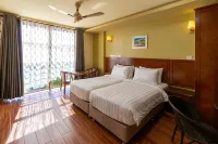 Blue Wave Hotel Maldives Hotels in Maaenboodhoo