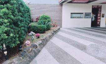 Shihua Motel