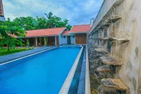 Olinia Airport Hotel - Pools