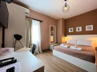 Oda Hotel Tirana - parkir