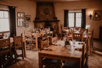 Kay El Bar Guest Ranch Hotels near The Jail Tree