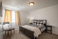 Family Gathering Place 6 BD Home Hot Tub sleeps 12 Hotels near The Church of Jesus Christ of Latter-day Saints
