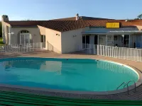 Greet Hotel Castres Saix - Pools