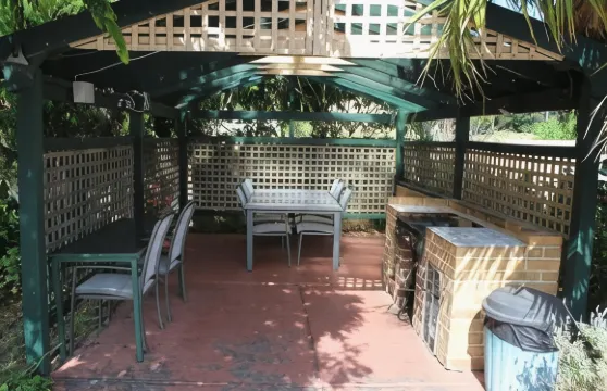 巴那林村摩託旅館