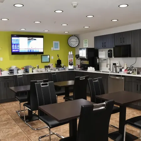 Super 8 by Wyndham Fort McMurray