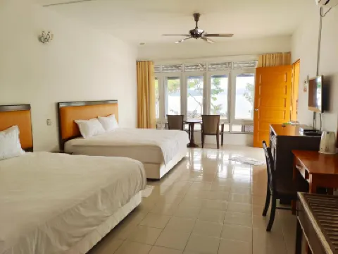 Nazrat Residence Hotels near Ayer Hangat Village