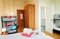 Santangela Hostel & Rooms Hotels in Carlazzo